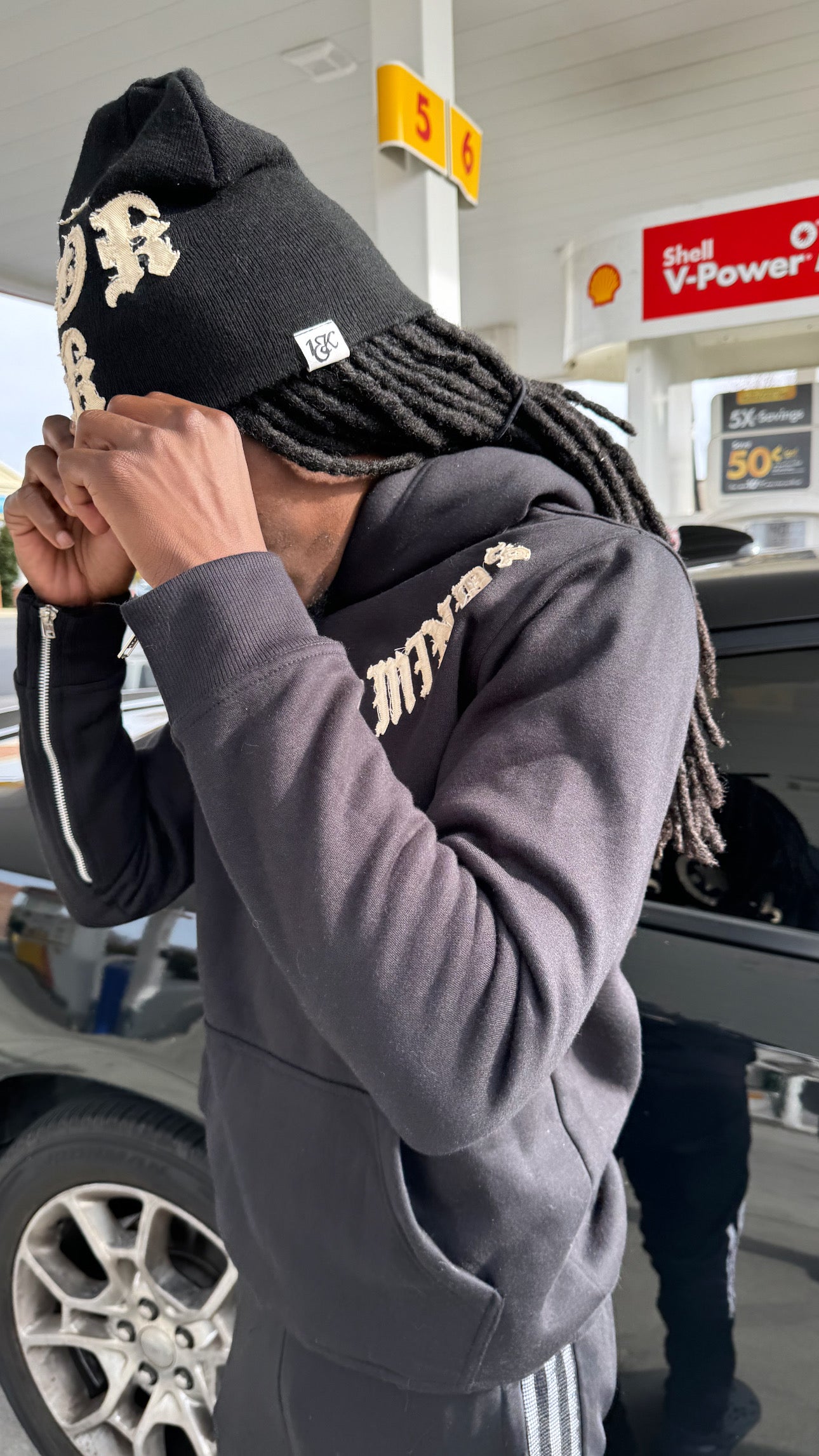 "1OK" Distressed Beanie (Black/Cream)